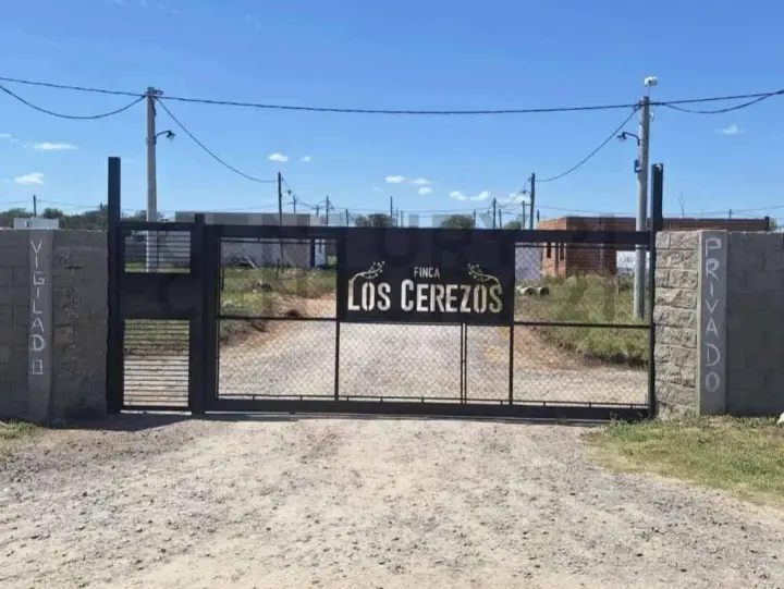 Lote de 324 m² en Los Hornos, foto 1