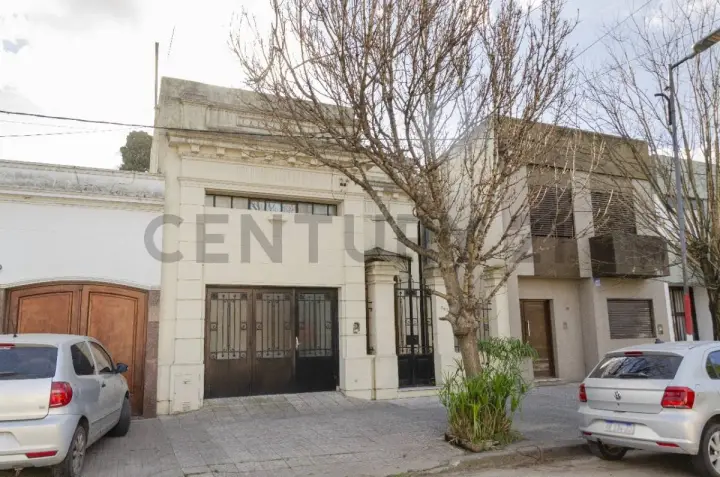 Casa de 4 dormitorios en La Plata, foto 1