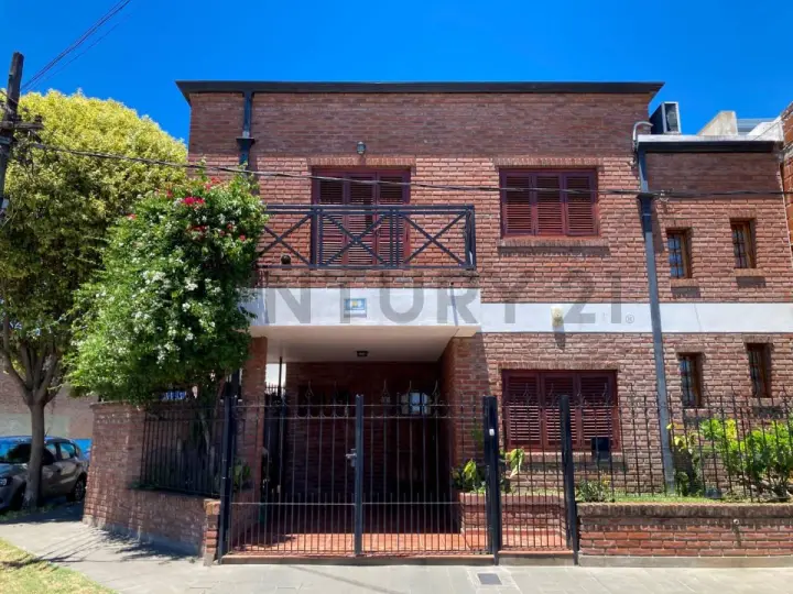 Casa de 3 dormitorios en La Plata, foto 1
