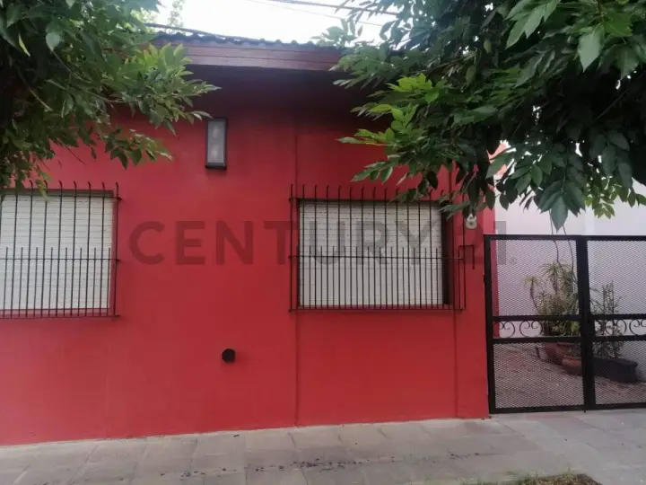 Casa de 2 dormitorios en Villa Elvira, foto 1