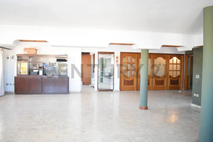 Departamento de 4 dormitorios en La Plata, foto 1