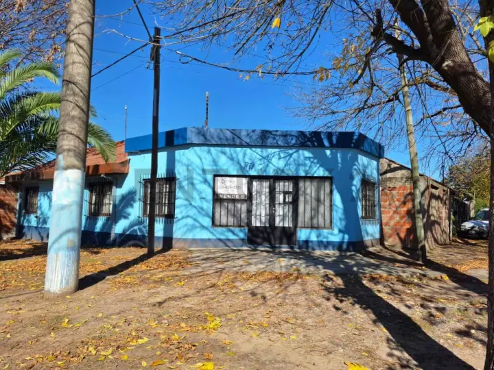 Casa de 2 dormitorios en Los Hornos, foto 1