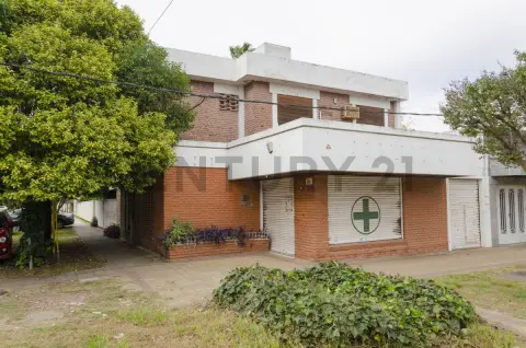 Casa de 4 dormitorios en Los Hornos