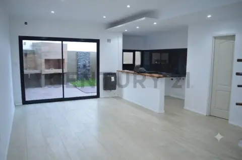 Dúplex de 2 dormitorios en Ensenada