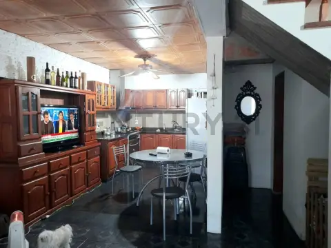 Casa de 3 dormitorios en City Bell